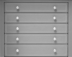 jewelry chest with 2 knob pulls